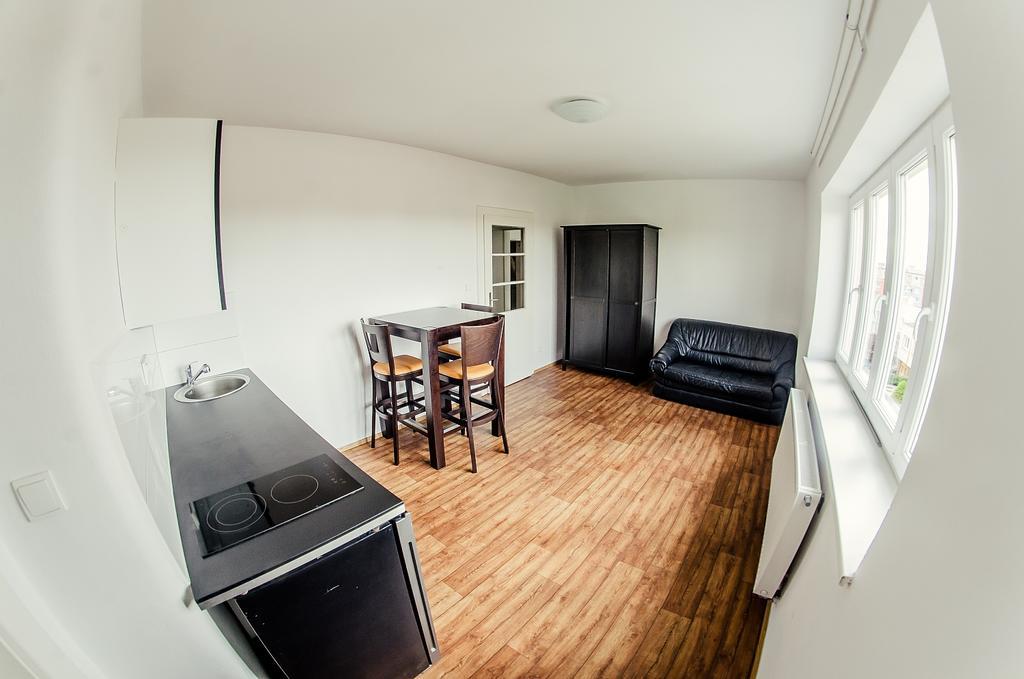 Penzion Karolinka Hotel Kromeriz Bagian luar foto