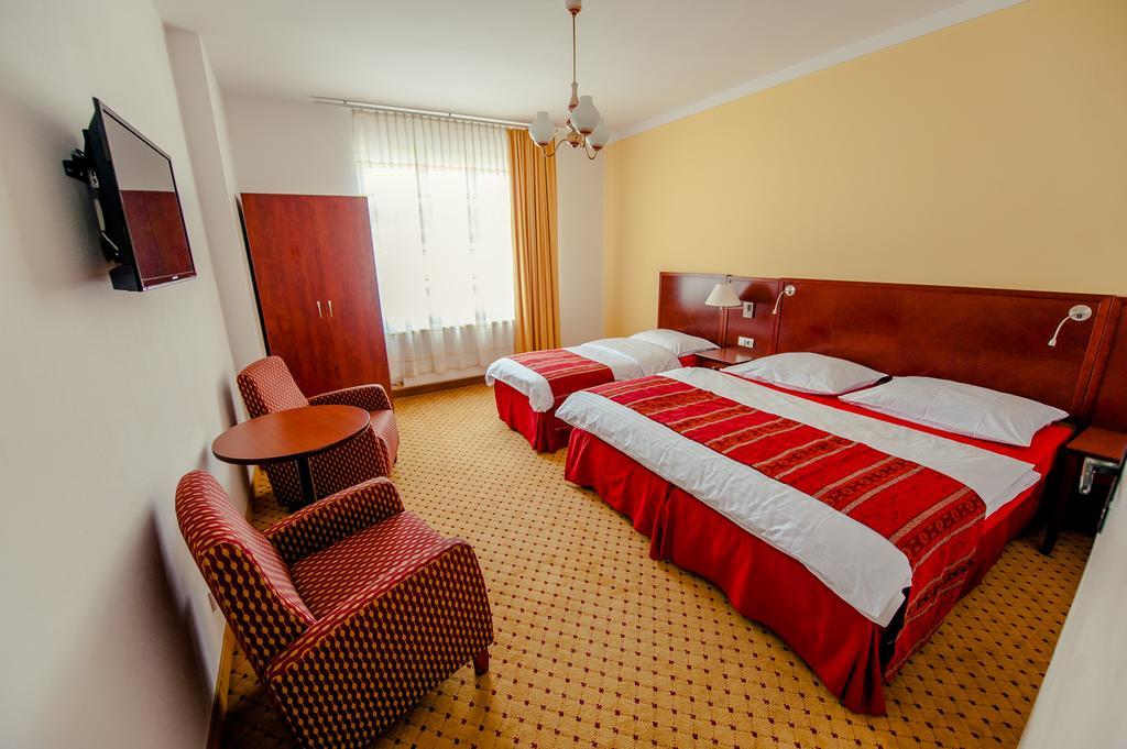 Penzion Karolinka Hotel Kromeriz Bagian luar foto