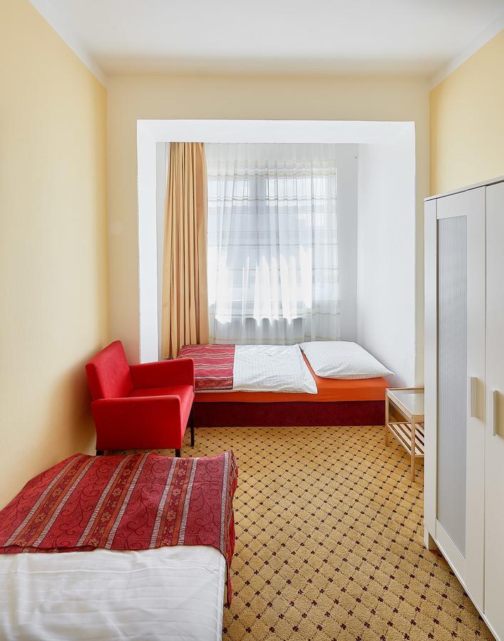 Penzion Karolinka Hotel Kromeriz Bagian luar foto
